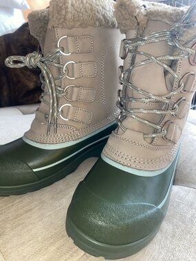 Lands' End Women's Olive Green and Taupe Waterproof Winter Lace-Up Boots